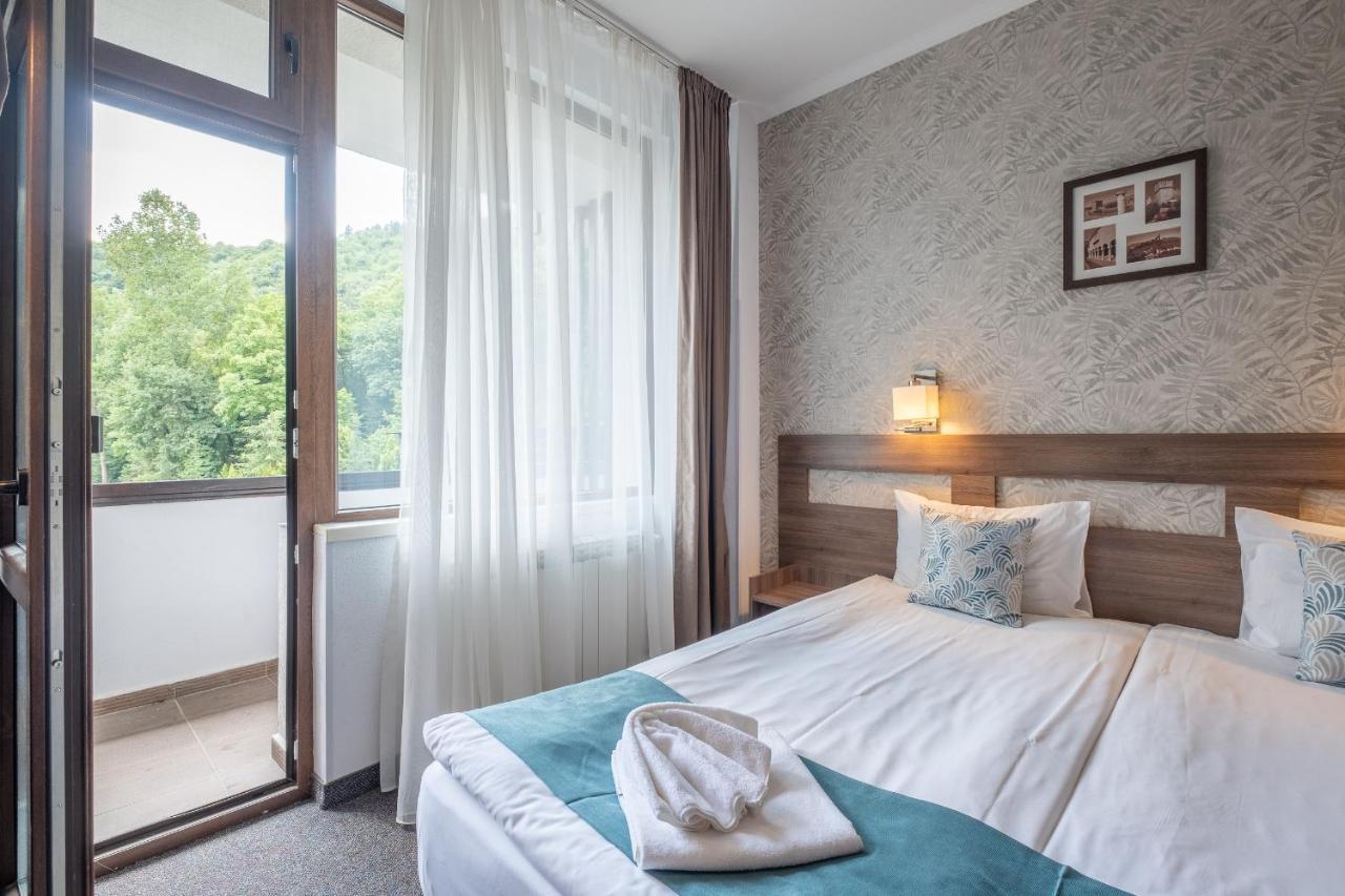 Park Hotel Asenevtsi Veliko Tŭrnovo Exterior foto