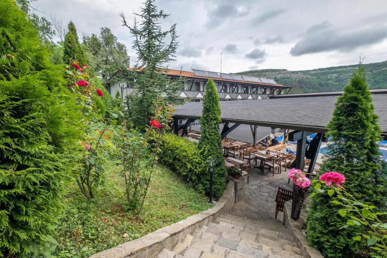 Park Hotel Asenevtsi Veliko Tŭrnovo Exterior foto