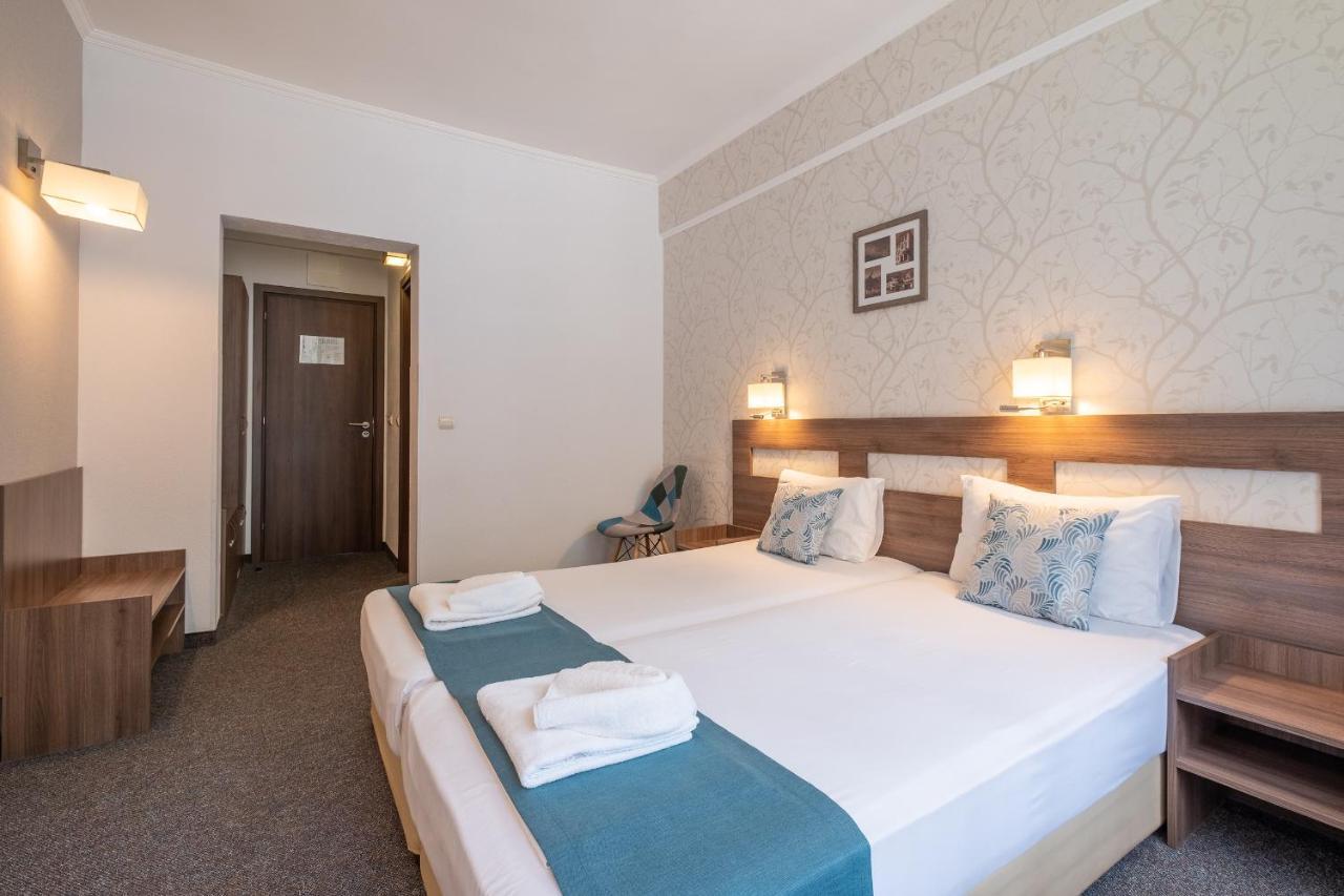 Park Hotel Asenevtsi Veliko Tŭrnovo Exterior foto