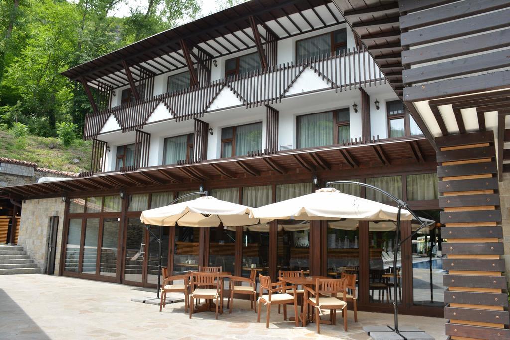 Park Hotel Asenevtsi Veliko Tŭrnovo Exterior foto