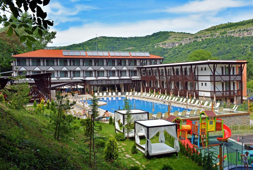 Park Hotel Asenevtsi Veliko Tŭrnovo Exterior foto